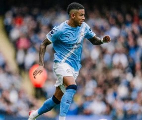  曼联绝杀利物浦足总杯四强晋级 -九游娱乐入口