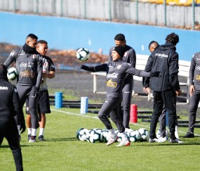 包含广州队训练开放日，今晚远射贴柱引观众欢呼，美洲杯在即，团队化学反应显著的词条-九游娱乐官网