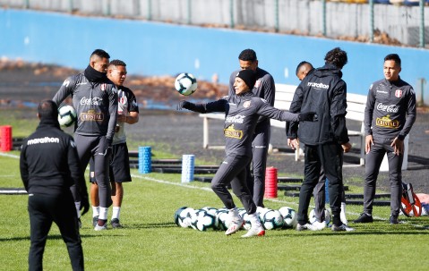 包含广州队训练开放日，今晚远射贴柱引观众欢呼，美洲杯在即，团队化学反应显著的词条-九游娱乐官网