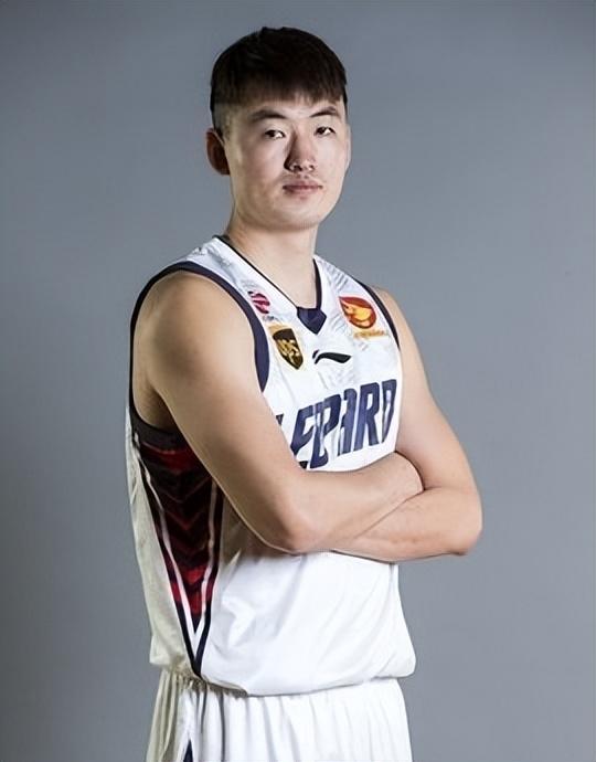 NBA总决赛转会期走向成谜,深圳男篮门线救险,赛场秩序良好,年轻球员获得机会的简单介绍 NBA总决赛转会期走向成谜,深圳男篮门线救险,赛场秩序良好,年轻球员获得机会的简单介绍