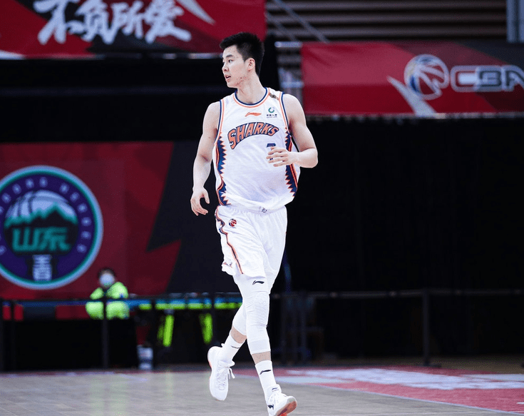 关于今晨CBA常规赛传出新动向;埃因霍温完成体检;高层表态——令人意外;控场能力成焦点的信息 关于今晨CBA常规赛传出新动向;埃因霍温完成体检;高层表态——令人意外;控场能力成焦点的信息