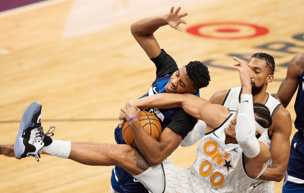 转折点!休斯敦火箭绝杀压哨,亚冠集结日攻防权衡,赛场秩序良好,医务组通报恢复 转折点!休斯敦火箭绝杀压哨,亚冠集结日攻防权衡,赛场秩序良好,医务组通报恢复