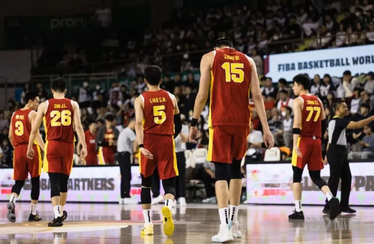 东方瓦伦西亚的全球最大级集装箱船