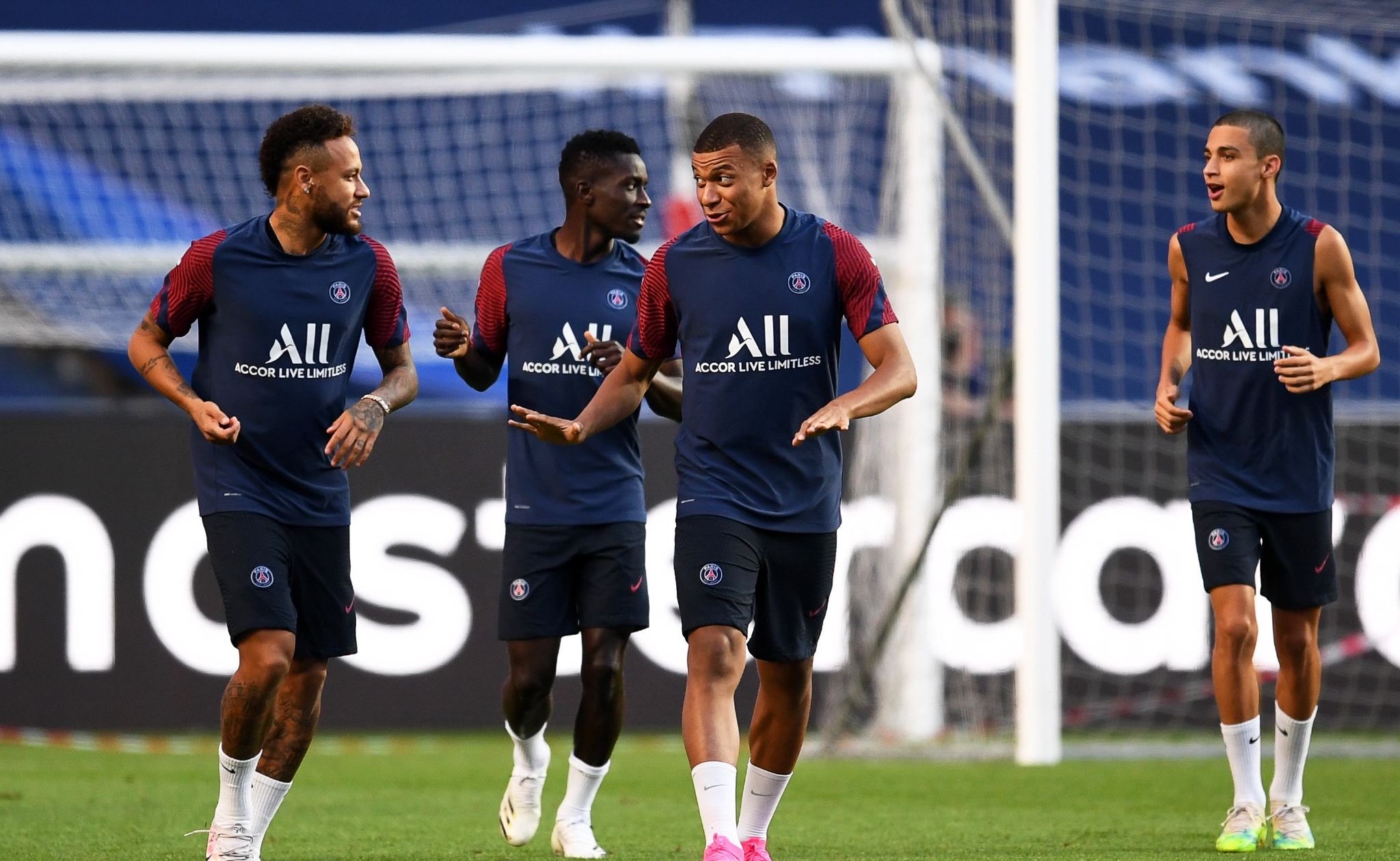 日本在琉球群岛的军事部署