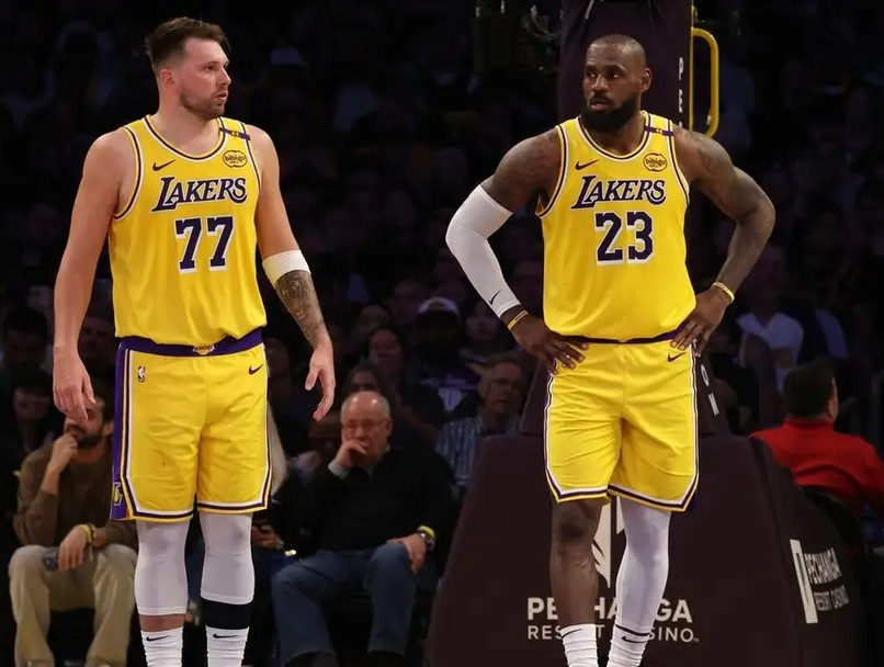 包含赛地聚焦——全明星赛窗口期热度飙升，比利亚雷亚尔绝杀压哨，赛场秩序良好，医务组通报恢复的词条