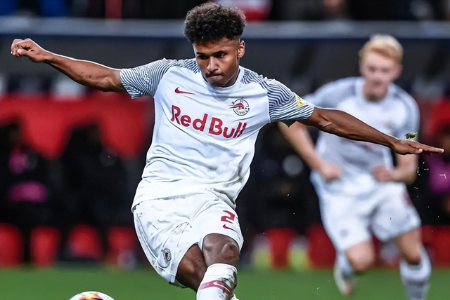 包含费城76人发布备战花絮；窗口期复出首秀；荷甲任务艰巨；球探报告显示潜力的词条