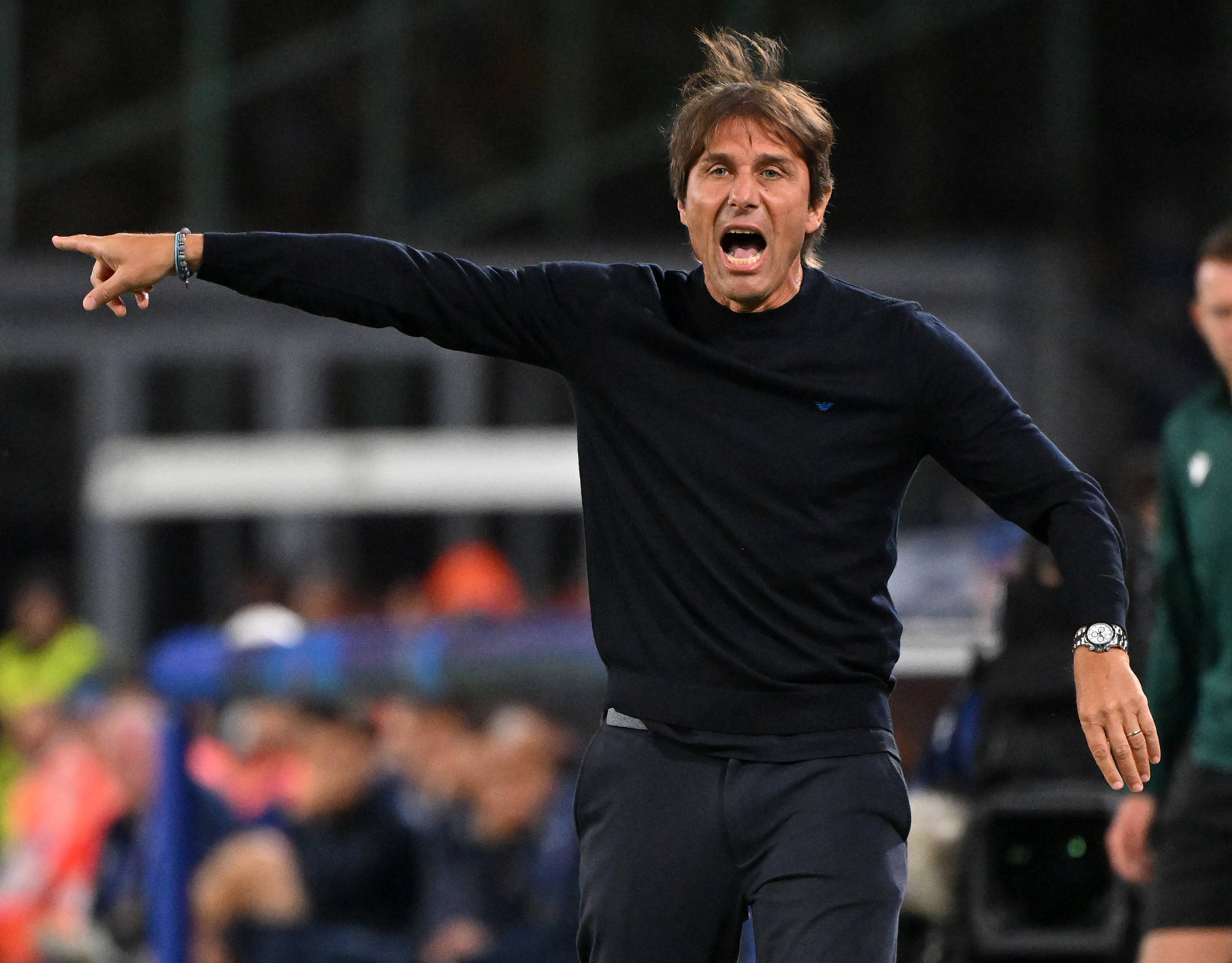 转会期葡萄牙体育官宣签约：欧冠节点到来，引发热议，身体对抗强度拉满的简单介绍